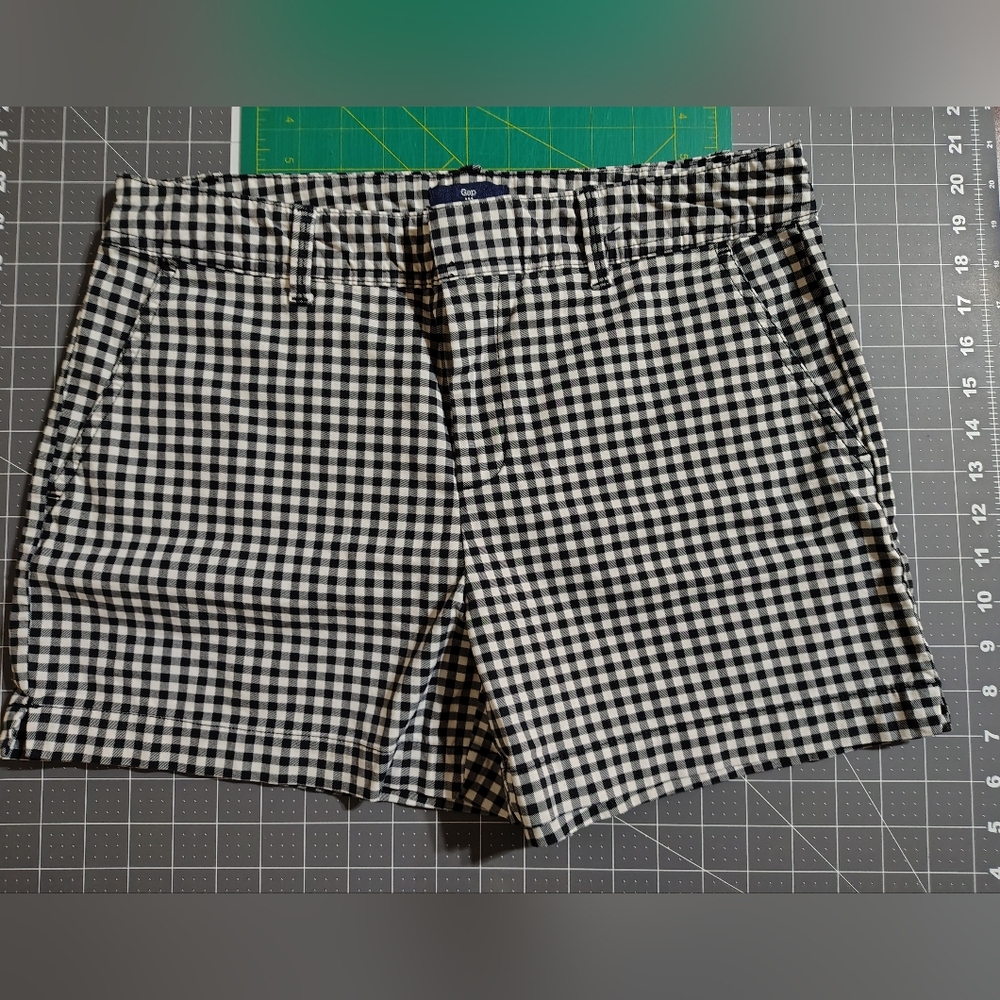GAP , Woman's ,Black and White Gingham Shorts, Size 8T
